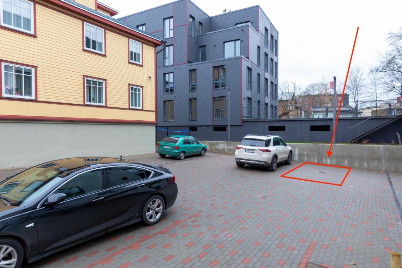 Charming 1Br In Superb Location, Free Parking & Wi-Fi Daire Tallinn Dış mekan fotoğraf